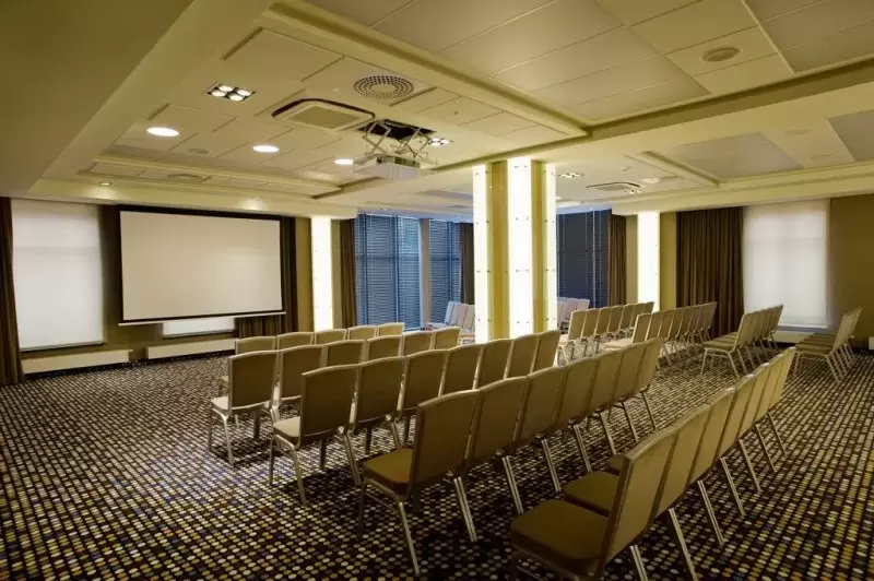 Gdzie zorganizuje szkolenie lub konferencje na Podlasiu dla&nbsp;100 os&oacute;b?