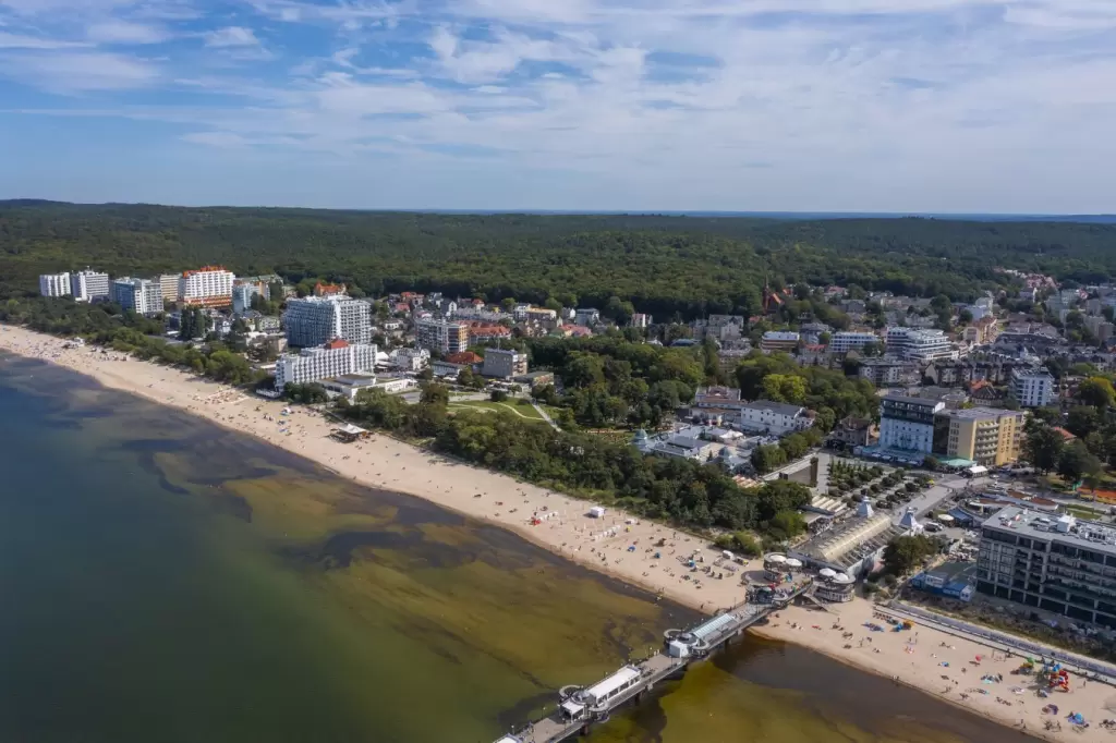Przestrzenie na eventy firmowe w okolicach Wolińskiego Parku Narodowego