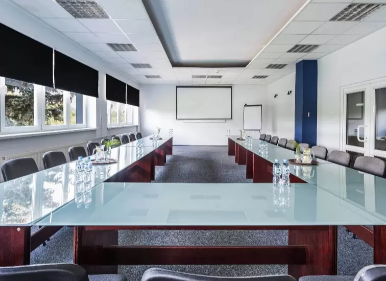 Przestrzenie szkoleniowo-konferencyjne do 100 osób na podlaskich terenach 