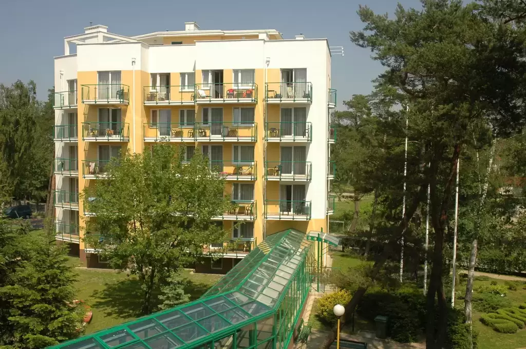 8.Ośrodek Rehabilitacyjno - Wypoczynkowy SYRENA